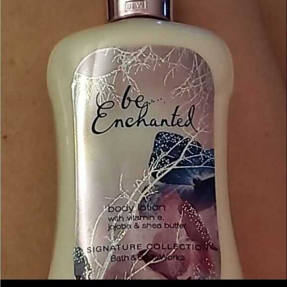 NEW 8oz BE ENCHANTED Hard To Find Bath & Body Works shea lotion - Picture 6 of 6